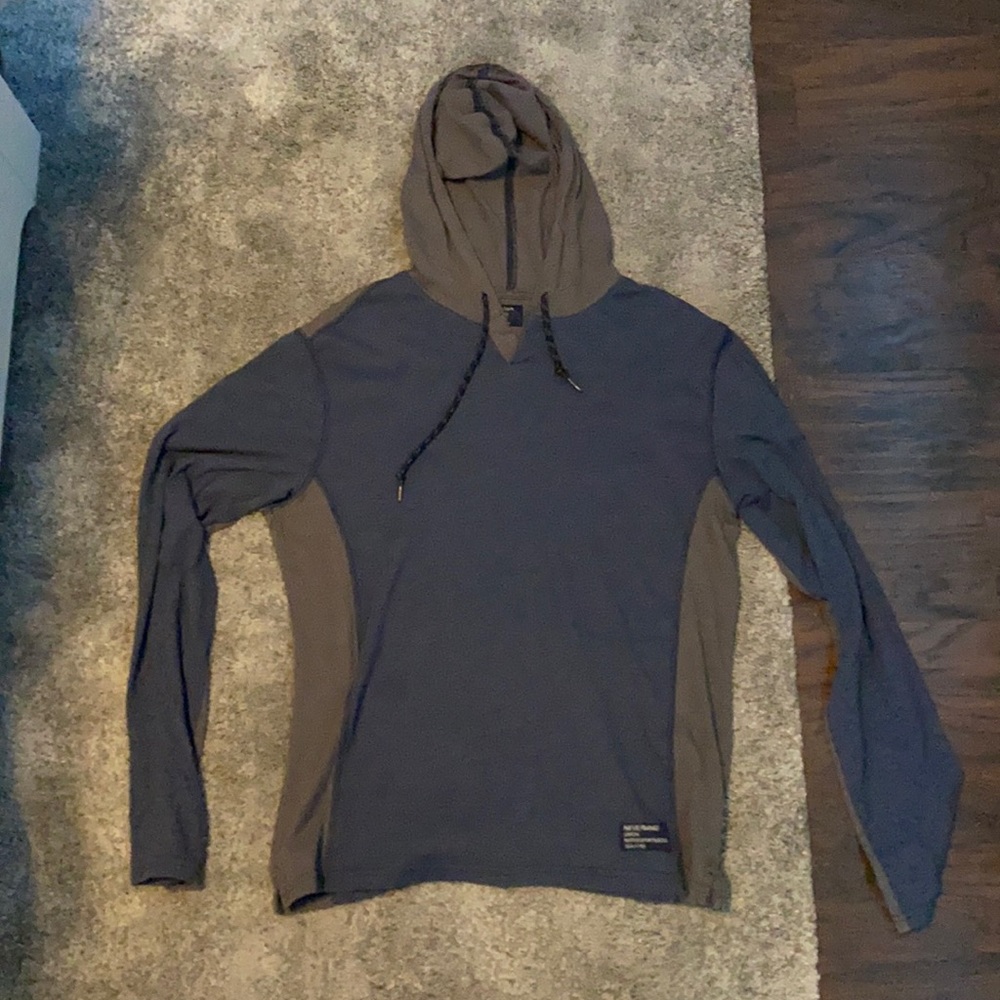 Thin Long Sleeve With A Hood